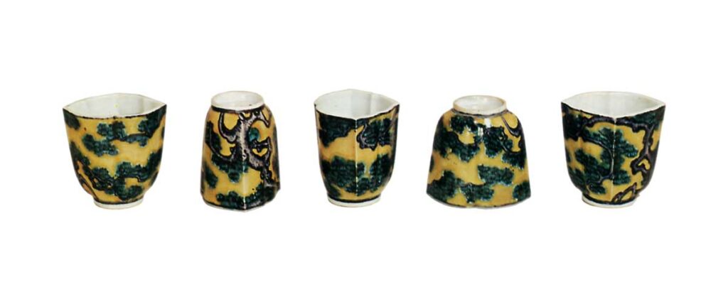 Five wine cups with pine･tree design. underglaze blue. overglaze enamels