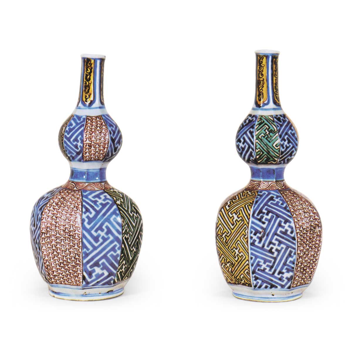 Gourd-shaped wine bottles with design of chintz-style patterns, enamelled ware