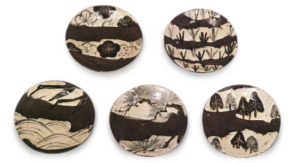 乾山锈彩染付绘替土器皿