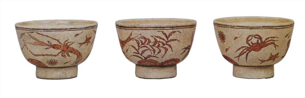 彩绘鱼贝纹煎茶碗