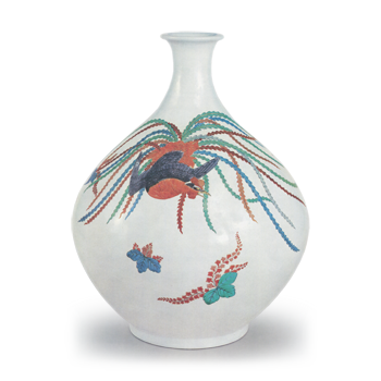 Large wine bottle with paulownia and phoenix design, enamelled ware