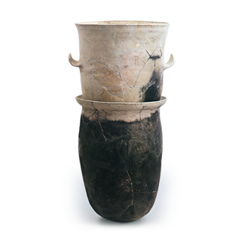 Haji ware: steamer and jar.