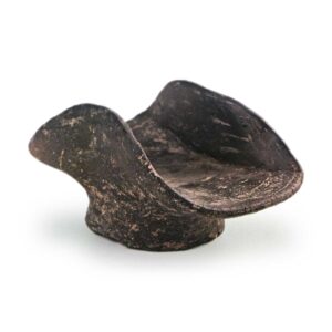 Black pottery: leaf-shaped dish