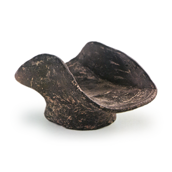 Black pottery: leaf-shaped dish