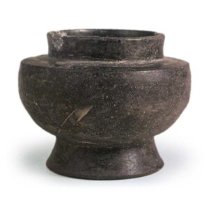 Black pottery: footed jar.