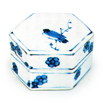 Kogo (incense container)