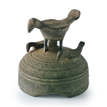 Sue ware, "Bird" button cover