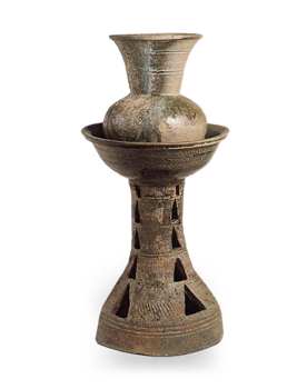 Sue ware, wide-mouthed jar with vessel base