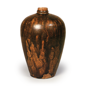 Seto ware: Vase with design of iron ring and plum blossoms