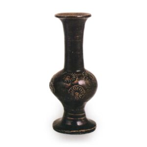 Seto ware: Vase with sealed flower design in iron glaze