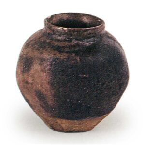 Seto ware: small iron glazed jar