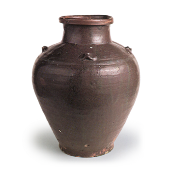 Mino ware: jar with four handles, iron glaze.