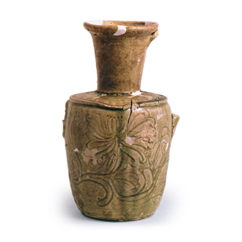 Seto ware: ewer with incised ornament, ash glaze.