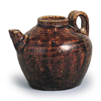 Seto ware: ewer with handle, iron glaze.