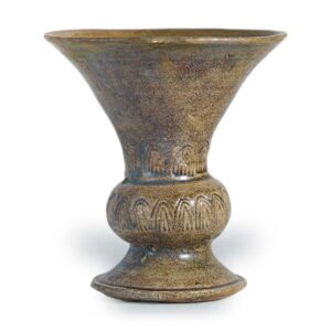 Seto ware: flower vase in the shape of bronze tsun with stamped ornament, ash glaze.