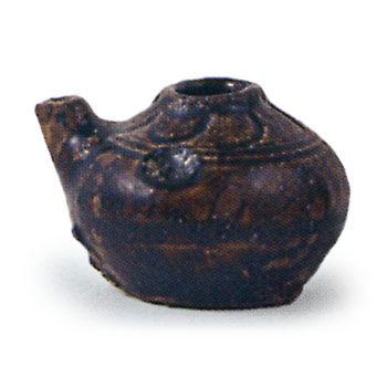 Seto ware: water droppers, ash and iron glaze.