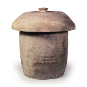 Atsumi ware: covered jar for containing sutra case.