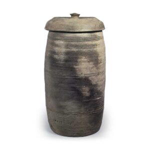 Atsumi ware: covered jar for containing sutra case.