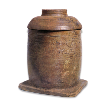 Sanage ware: covered jar for containing sutra case.