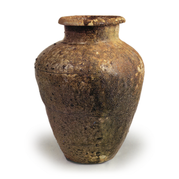 Echizen ware: jar with three horizontal grooves.