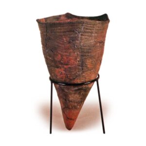 Sentei-doki (pointed bottom earthenware)