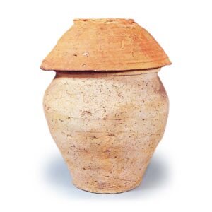 Shigaraki ware: jar and mortar.