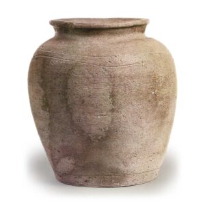 Bizen ware: jar with incised lines.