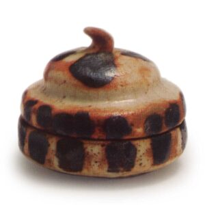 Shino incense caddy in shape of egg-apple