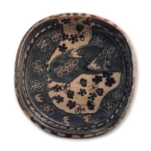 Gray Shino shallow bowl with flower-and-bird design