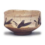 Shino tea bowl with geometric pattern known as higaki