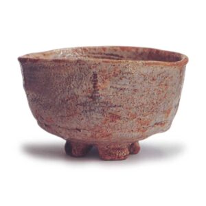 Shino tea bowl with geometric pattern known as higaki