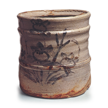 Shino water jar with notch-shaped mouth, with mandarin orange design