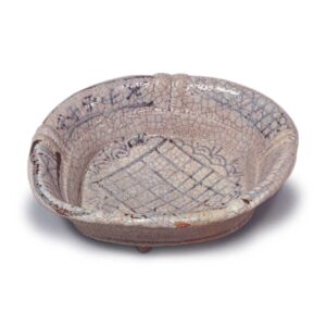 Shino bowl with diagonal lattice design