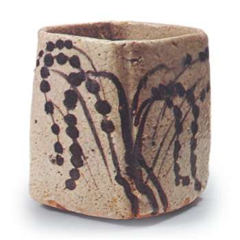 Shino mukōzuke bowl with design of mochibana (New Year's decora-tion)