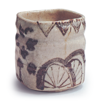 Shino muközuke bowl with katawa-guruma (wheels in stream) design