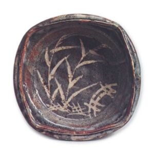 Gray Shino muközuke dish with miscanthus design