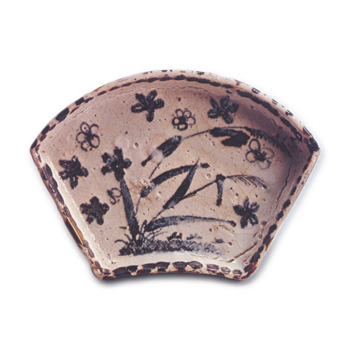 Shino mukozuke dish with miscanthus and plum blossom design