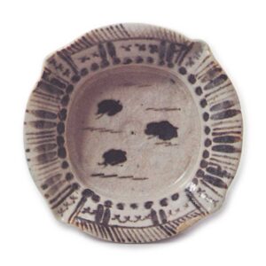 Shino mukōzuke dish with plover design