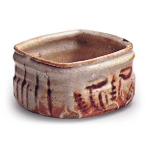 Shino mukōzuke bowls with flowering grass design