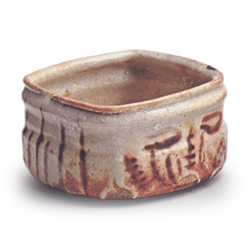 Shino mukōzuke bowls with flowering grass design