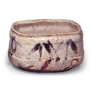 Shino mukōzuke bowls with flowering grass design