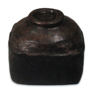 Chōjiro: squared tea bowl, known as "Muki-guri", Black Raku