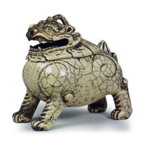 Jökei: lion-shaped incense burner, white glaze