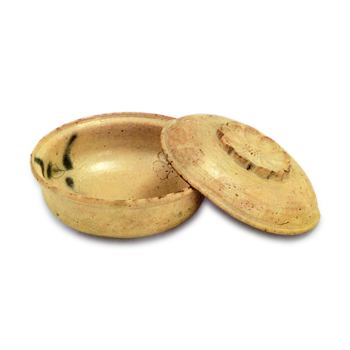 Yellow Seto mukōzuke (small dish or bowl for vinegared food) bowl with cover surmounted by chrysanthemum knob