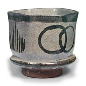 Hexagonal mukōzuke bowl with tokusa (scouring rush) and overlapping circle design, E-garatsu type