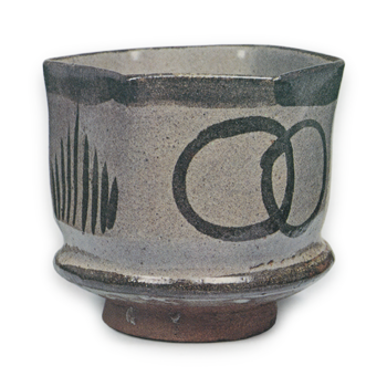 Hexagonal mukōzuke bowl with tokusa (scouring rush) and overlapping circle design, E-garatsu type