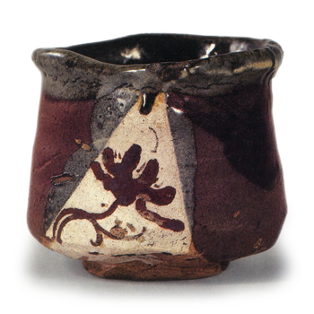 Oribe tea bowl with chrysanthemum design