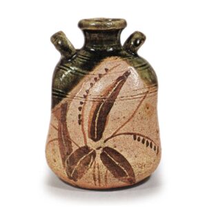 Oribe tea caddy with handles with water plantain design