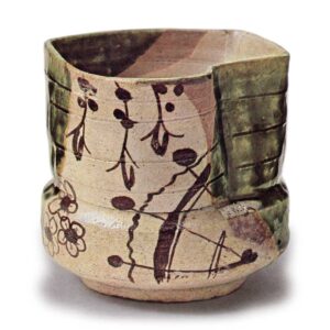 Oribe hiire (small charcoal brazier) with Buddhist jewel string and water-mill design