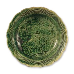 Oribe lobed bowl with mounted figure design